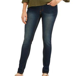 NWT Maternity Skinny Jeans with Full Panel
